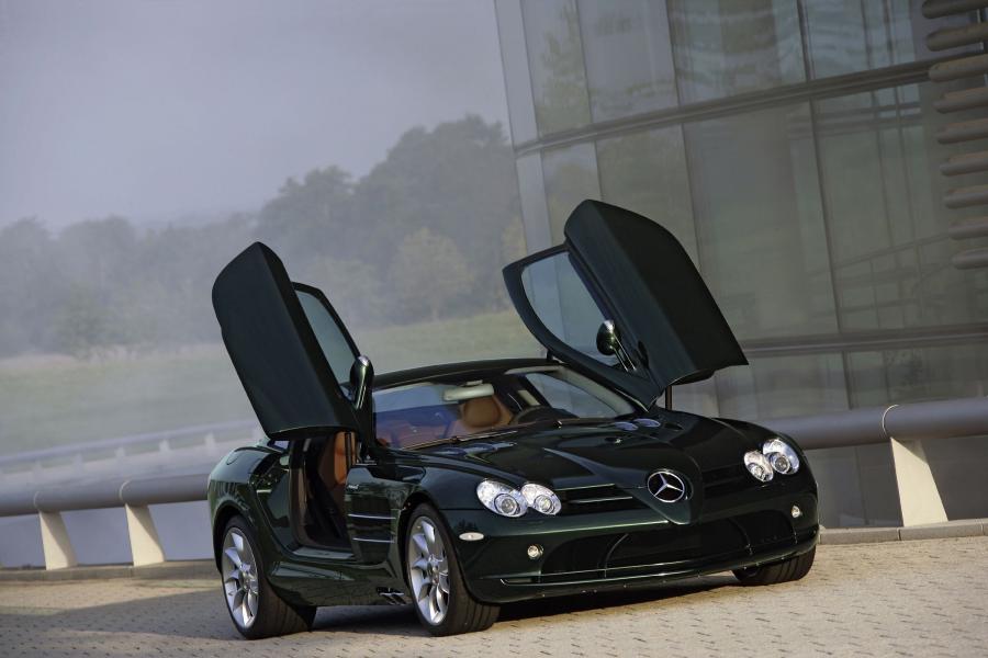  Mercedes-Benz SLR McLaren 2003 года  (фото 10 из 319)